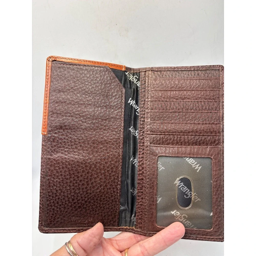 WRANGLER CONTRAST CORNER RODEO LONG WALLET. 4x7